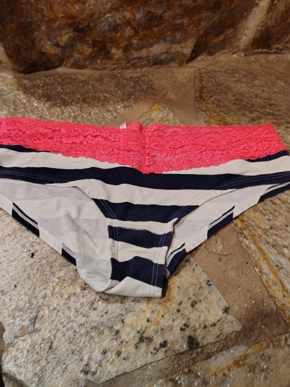 Victoria's Secret Pink Extra Low Rise Hipsters Size Large Stripes Lace